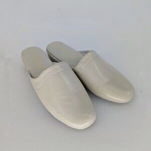 White Minimalist Slip-On Slippers